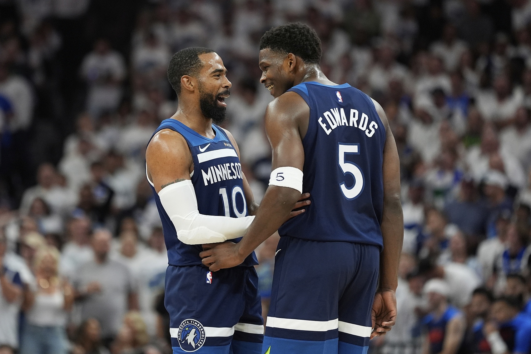 爱德华兹:听说康利还能回来&我真的希望这能发生 我们想要他回来