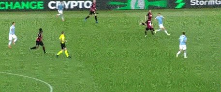 完美世界竞技平台官网实名认证-【意甲】科雷亚双响因莫比莱破门 拉齐奥3比0AC米兰